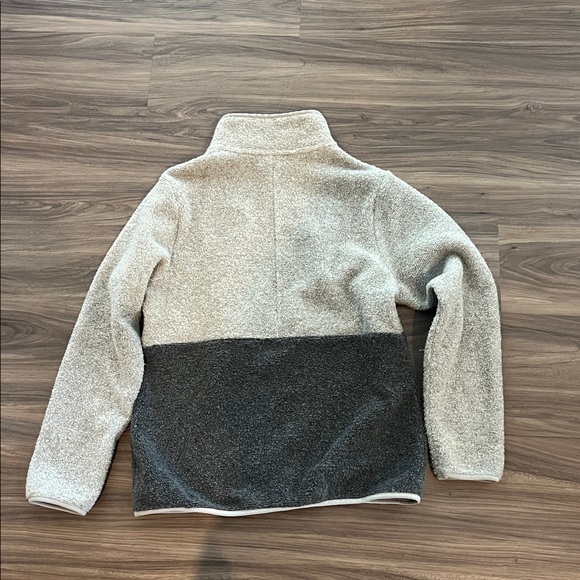 Patagonia Women’s 1/2 Zip Reclaimed Fleece - Picture 2 of 3